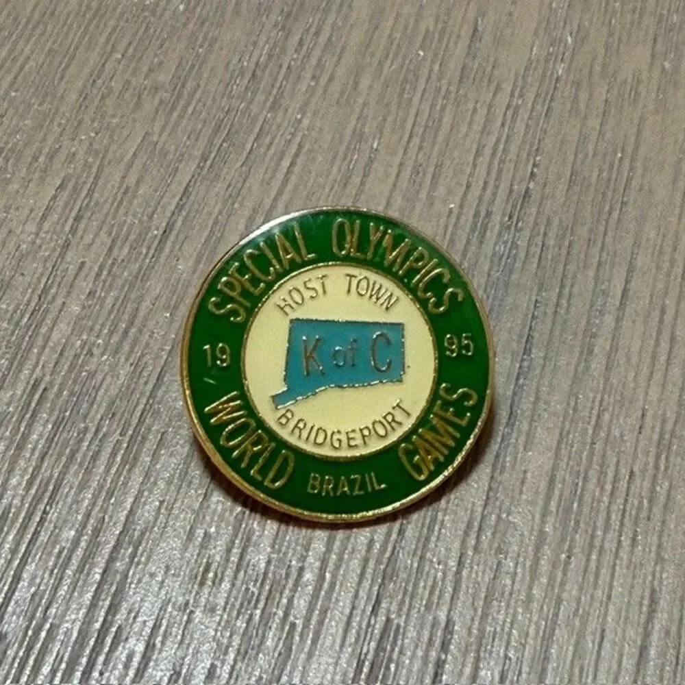 Vtg Connecticut CT Knights of Columbus Special Olympics World Games 1995 Pin